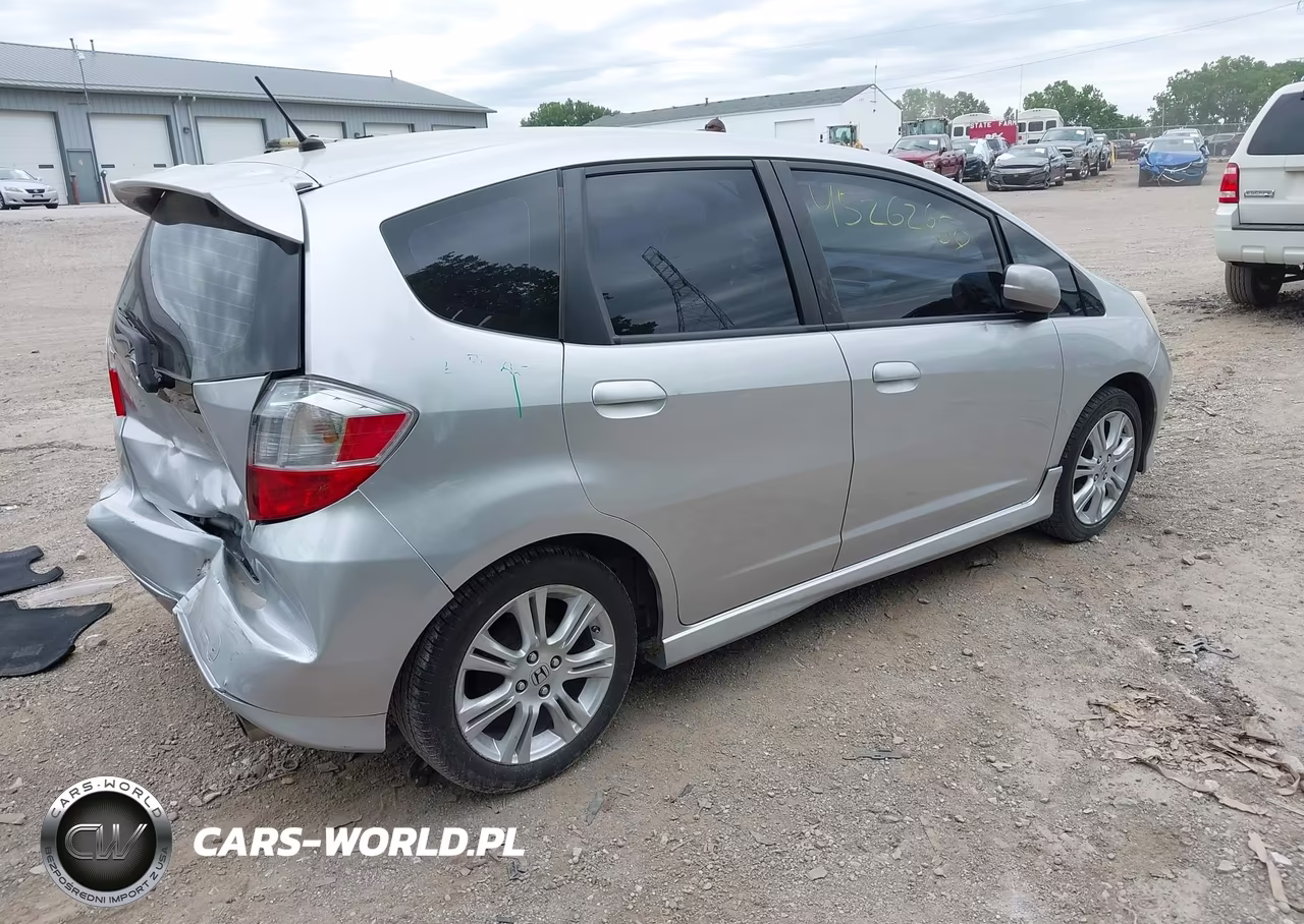 2011 Honda Fit Sport VIN:JHMGE8H55BS004775 - 4