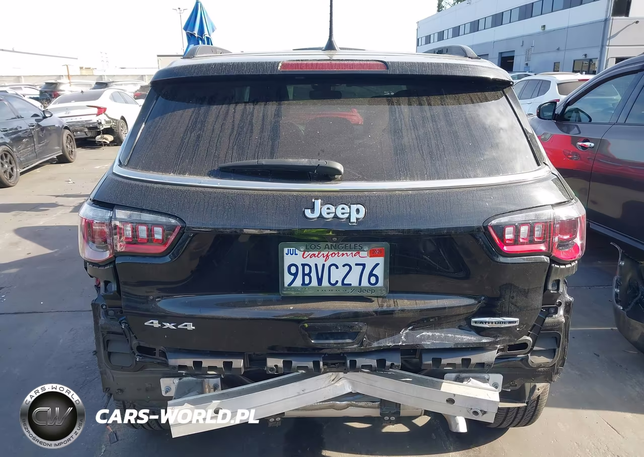 2022 Jeep Compass Latitude Lux 4X4 VIN:3C4NJDFB0NT177287 - 17