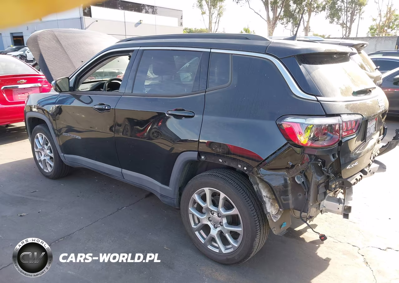 2022 Jeep Compass Latitude Lux 4X4 VIN:3C4NJDFB0NT177287 - 3