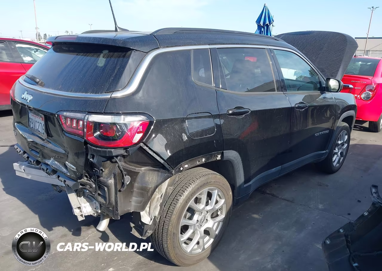 2022 Jeep Compass Latitude Lux 4X4 VIN:3C4NJDFB0NT177287 - 4