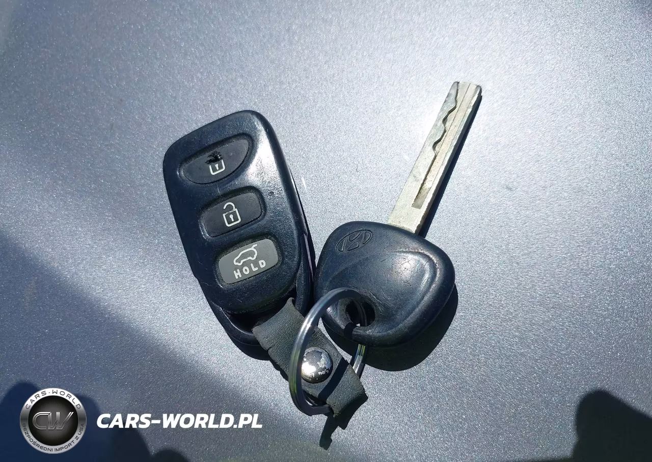 2015 Hyundai Veloster VIN:KMHTC6AD6FU232835 - 11