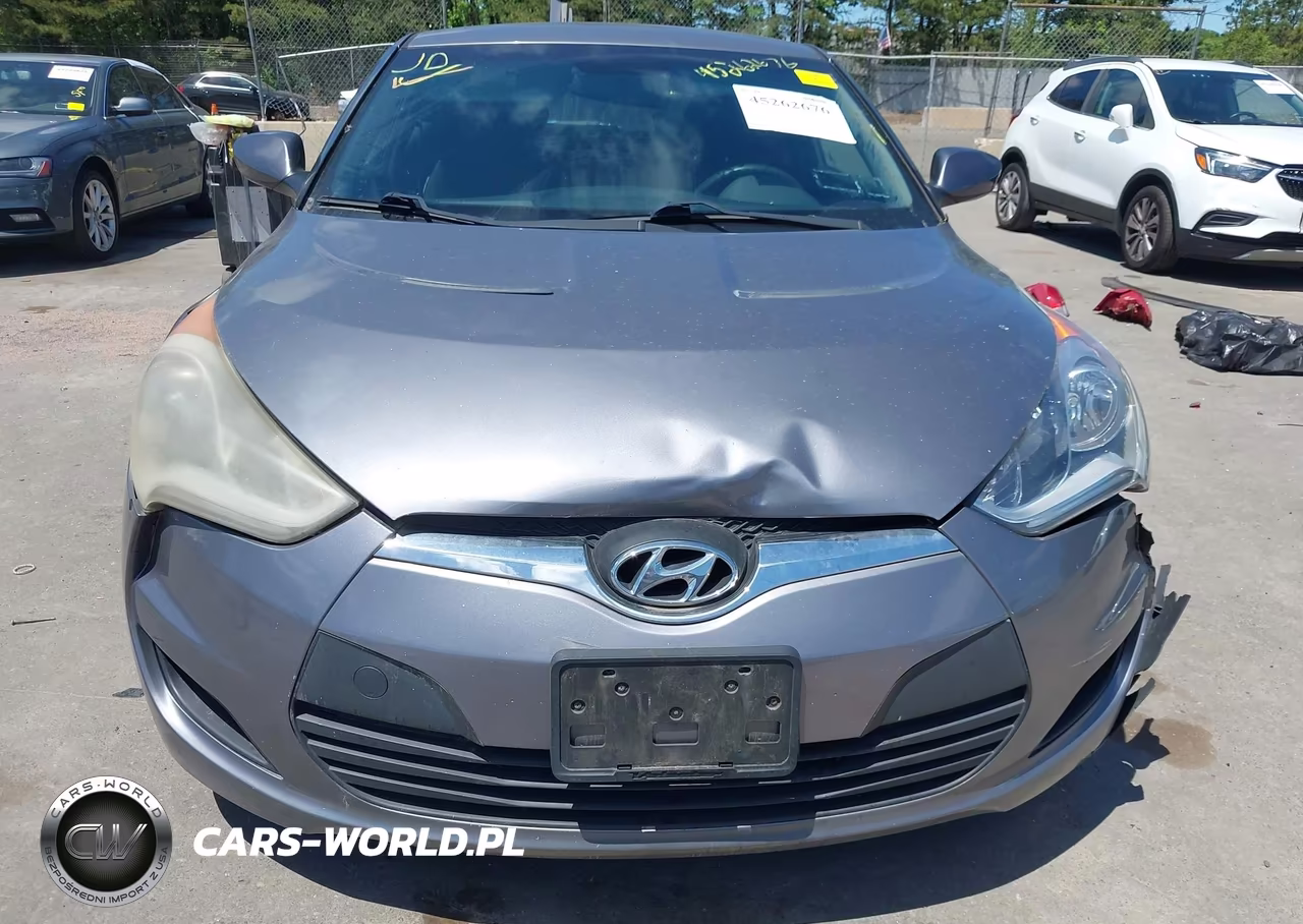 2015 Hyundai Veloster VIN:KMHTC6AD6FU232835 - 13
