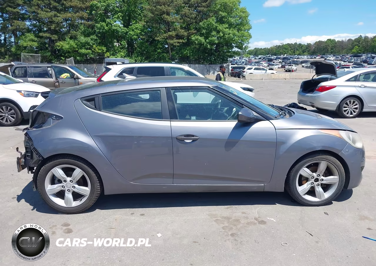 2015 Hyundai Veloster VIN:KMHTC6AD6FU232835 - 14