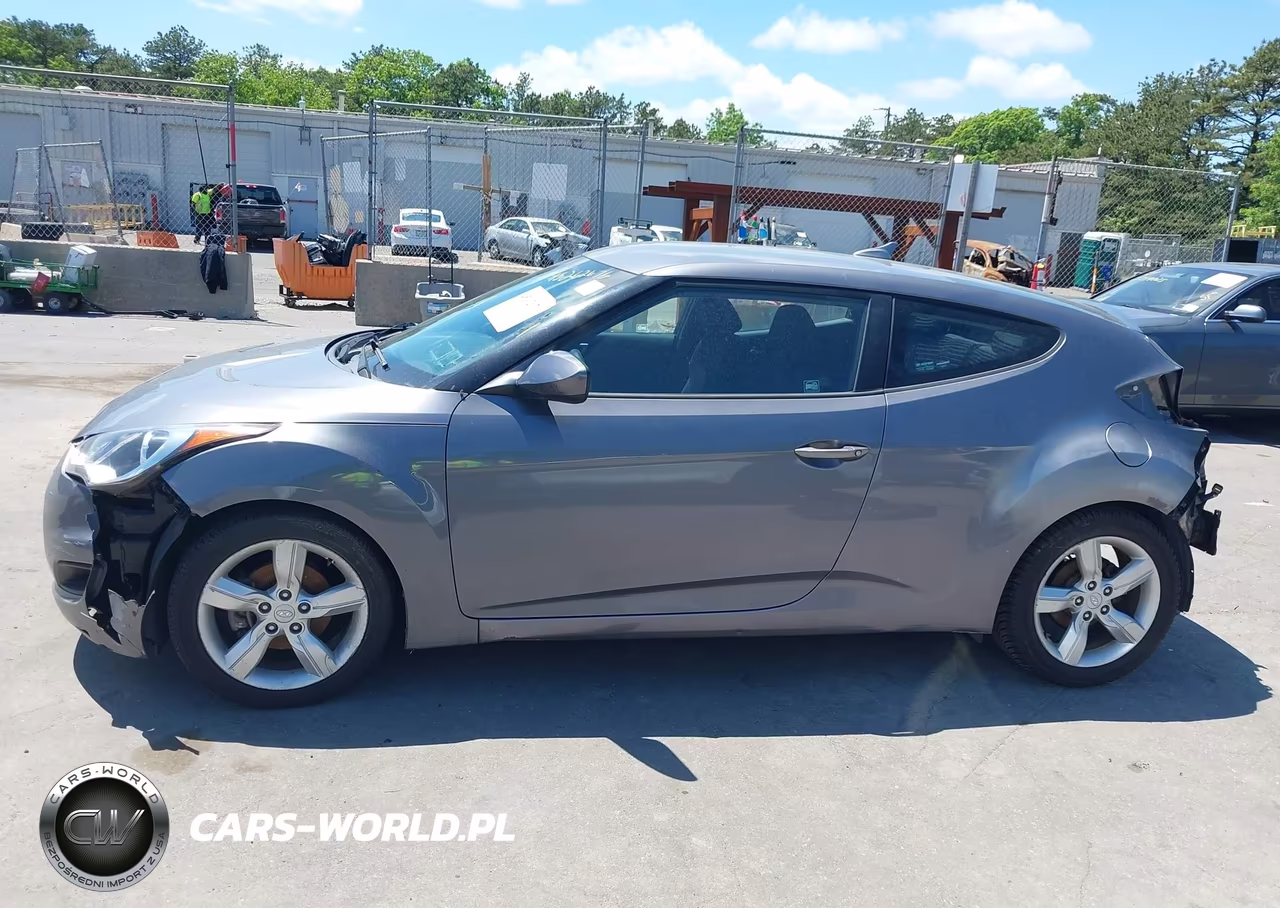 2015 Hyundai Veloster VIN:KMHTC6AD6FU232835 - 15