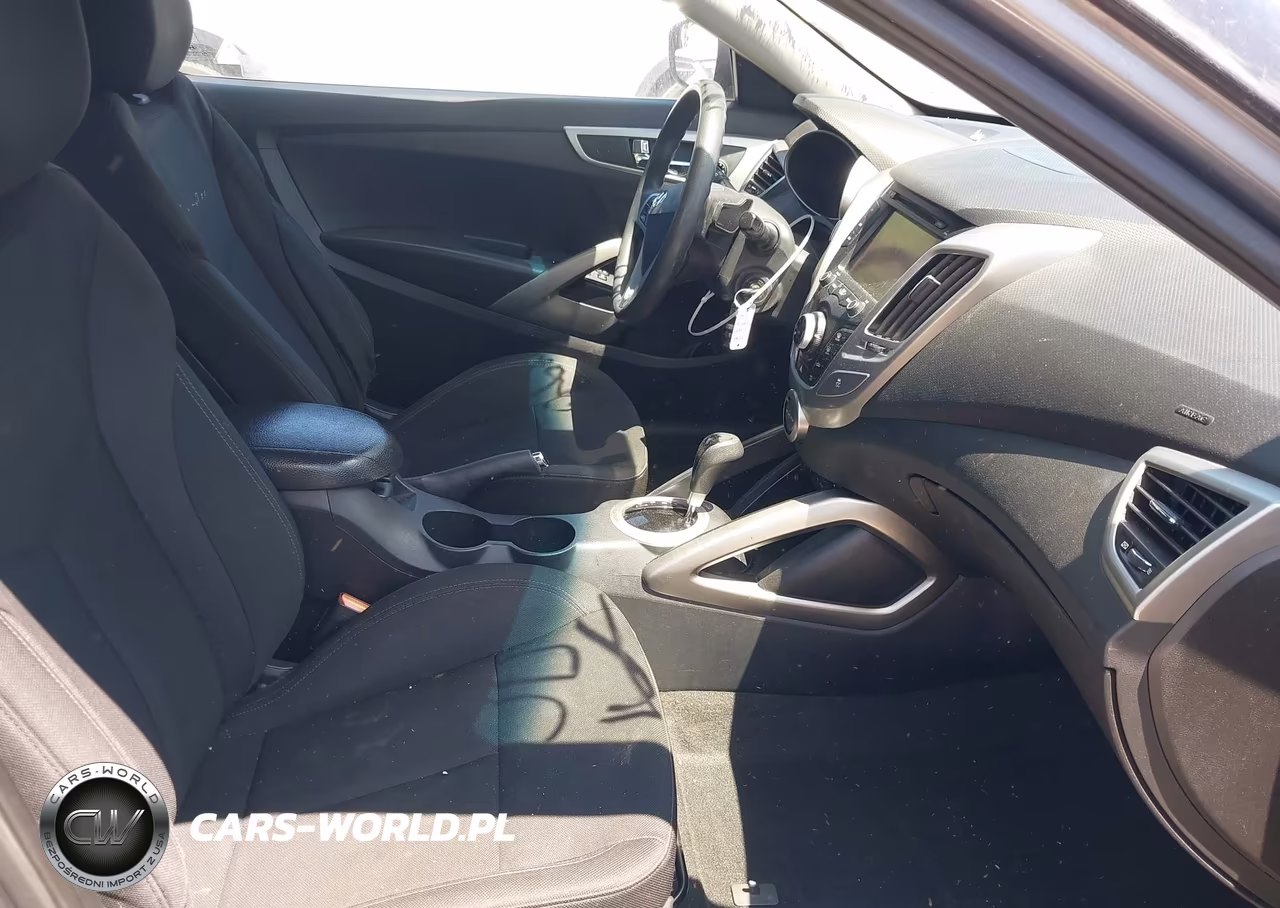 2015 Hyundai Veloster VIN:KMHTC6AD6FU232835 - 5
