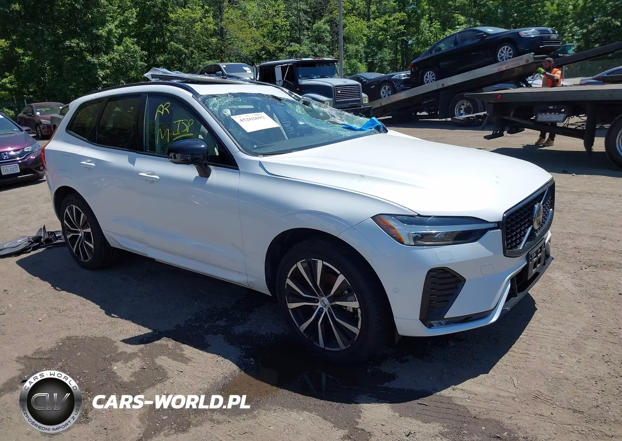 2023 Volvo Xc60 B5 Plus Dark Theme – zdjęcie 1 z 16