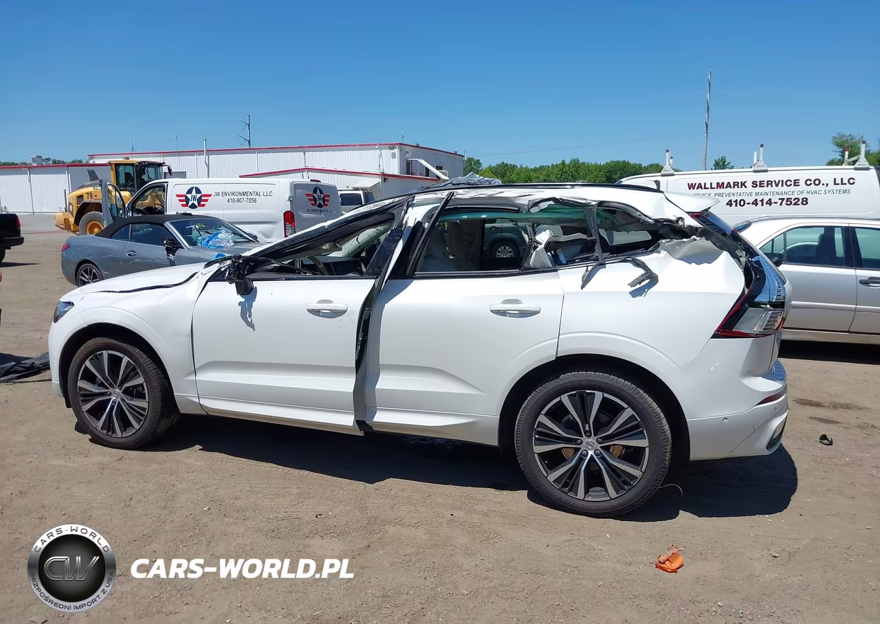 2023 Volvo Xc60 B5 Plus Dark Theme VIN:YV4L12RW9P1305768 - 14