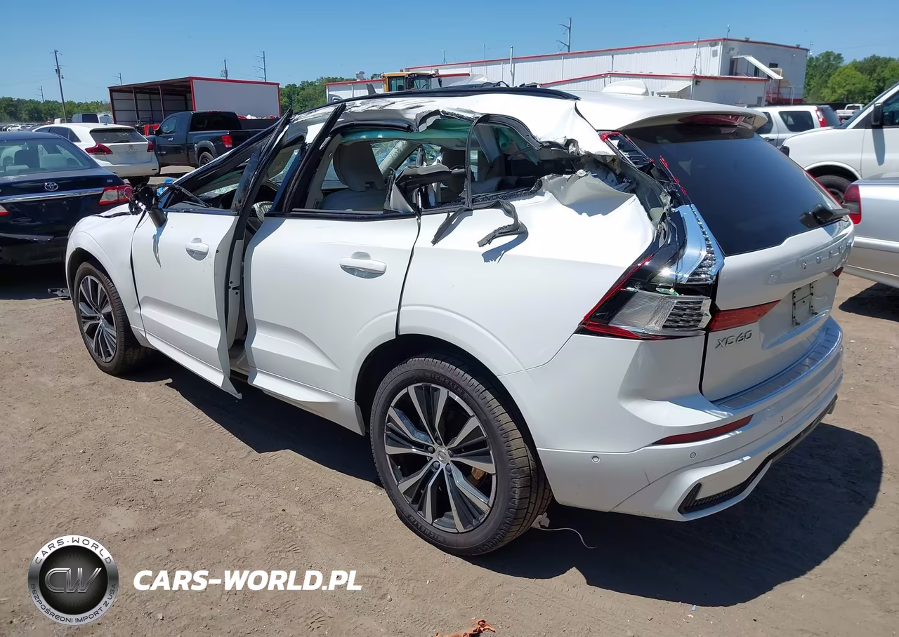 2023 Volvo Xc60 B5 Plus Dark Theme VIN:YV4L12RW9P1305768 - 3