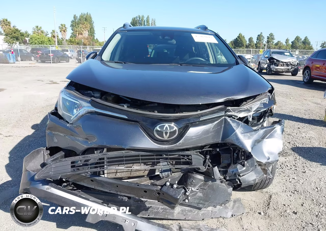 2018 Toyota Rav4 Le VIN:JTMBFREV4JD221711 - 12