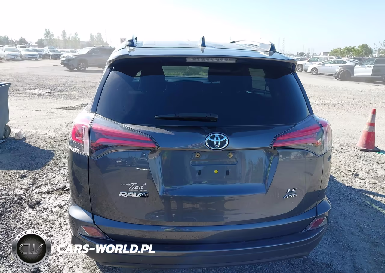 2018 Toyota Rav4 Le VIN:JTMBFREV4JD221711 - 16