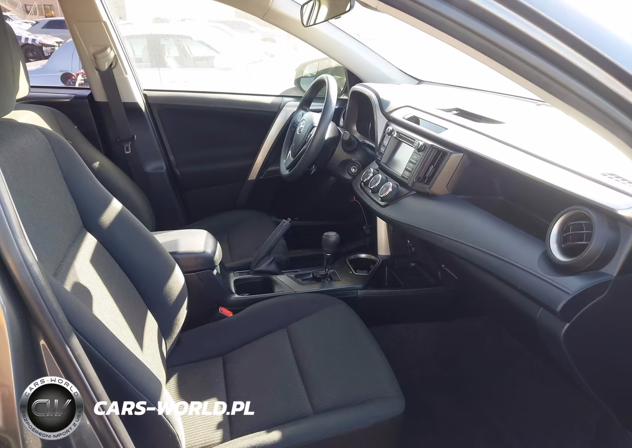 2018 Toyota Rav4 Le VIN:JTMBFREV4JD221711 - 5