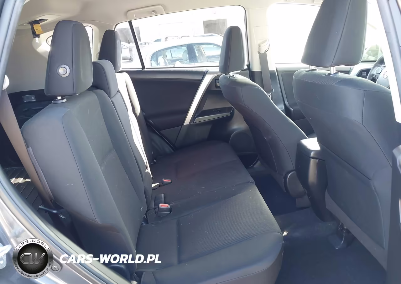 2018 Toyota Rav4 Le VIN:JTMBFREV4JD221711 - 8