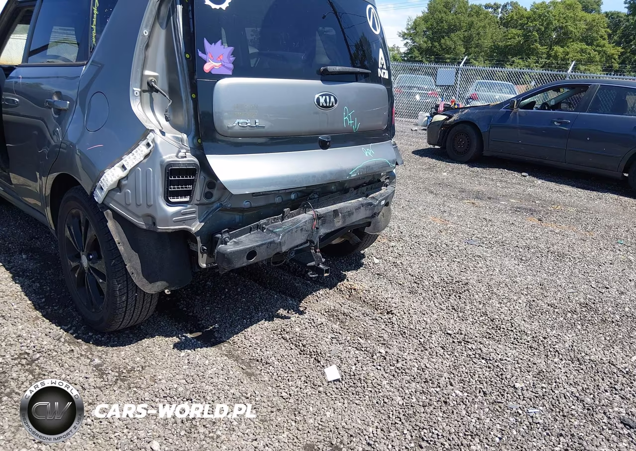 2016 Kia Soul + VIN:KNDJP3A51G7264339 - 6
