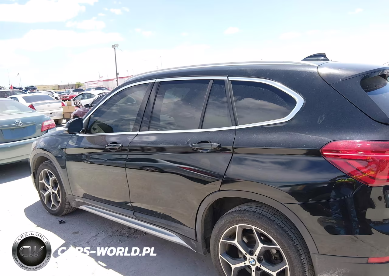 2018 BMW X1 Sdrive28I VIN:WBXHU7C37J3H44061 - 14