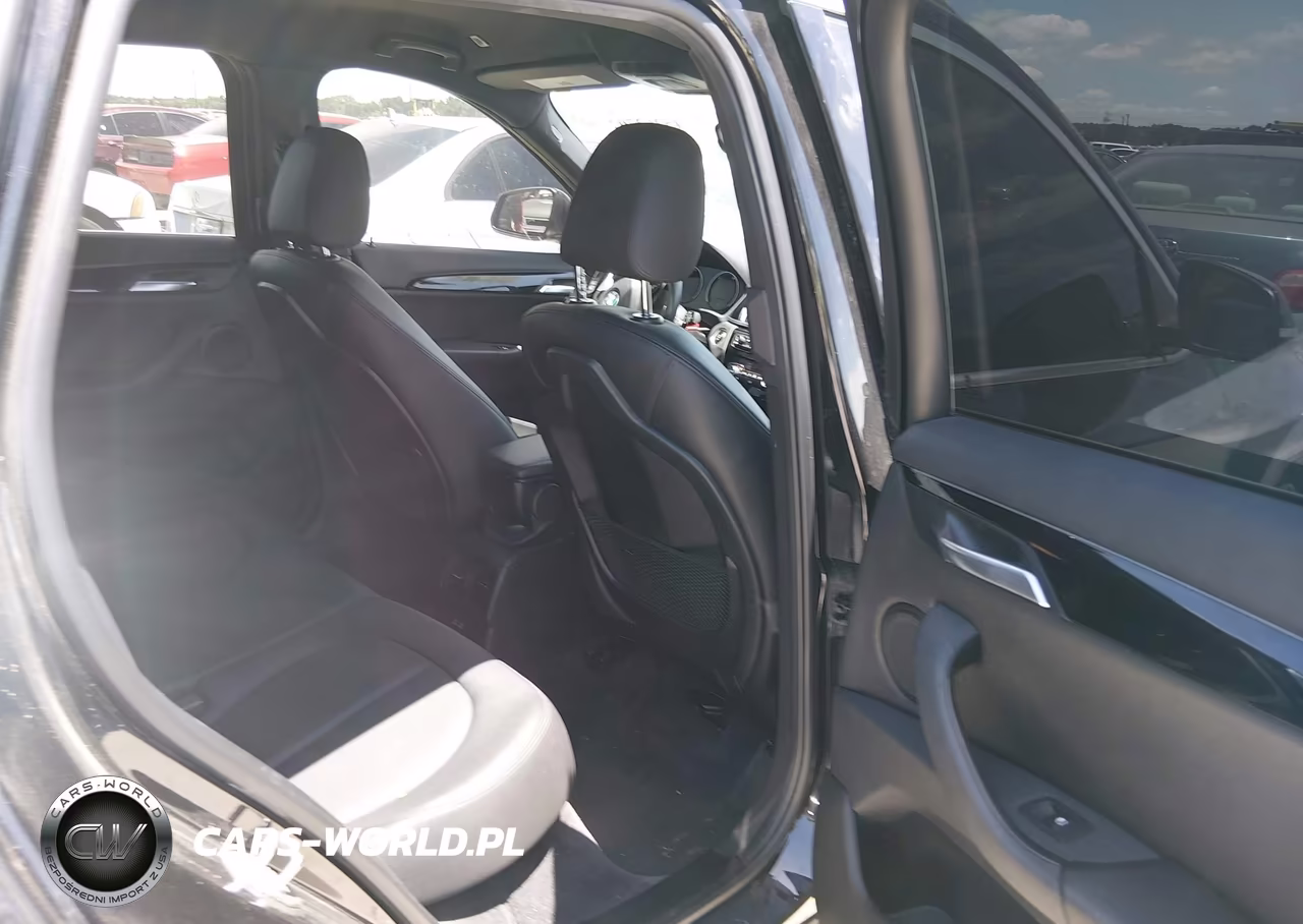 2018 BMW X1 Sdrive28I VIN:WBXHU7C37J3H44061 - 8