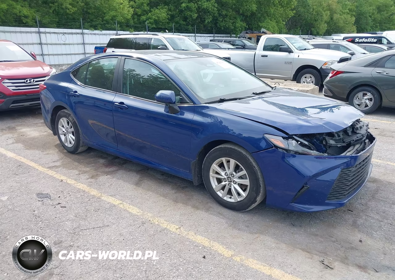 2025 Toyota Camry Le – zdjęcie 1 z 17