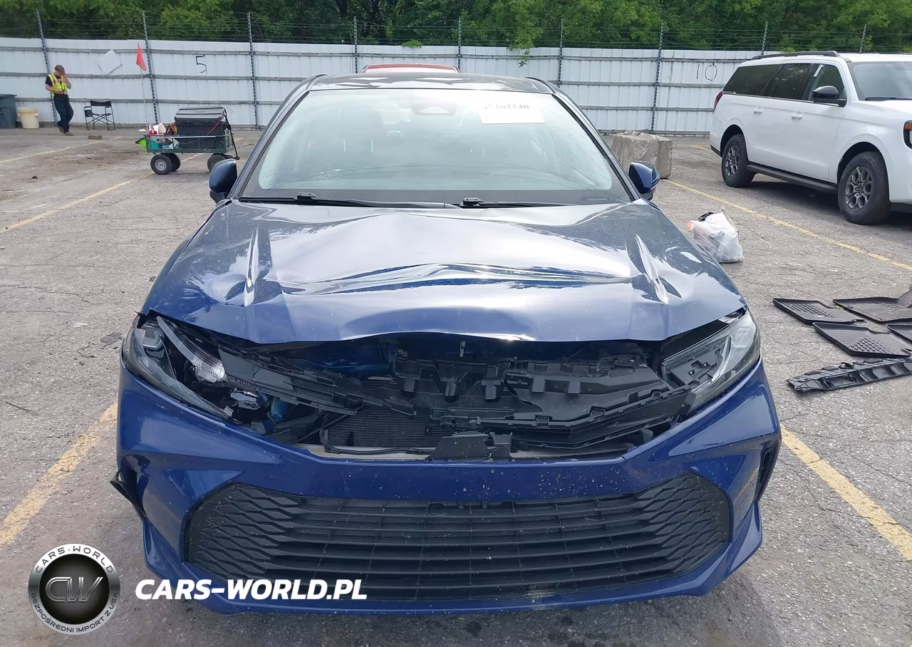 2025 Toyota Camry Le VIN:4T1DAACK9SU021549 - 13