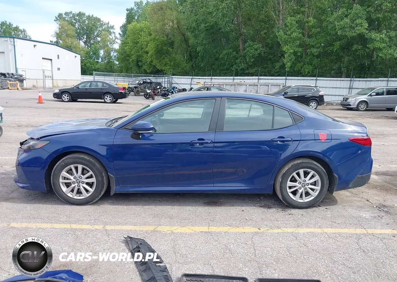 2025 Toyota Camry Le VIN:4T1DAACK9SU021549 - 15