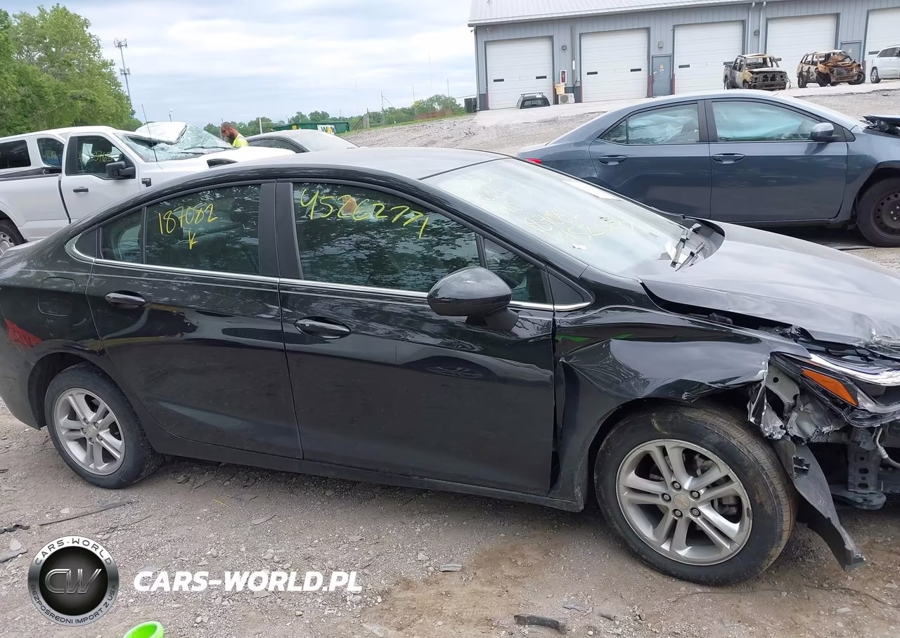2018 Chevrolet Cruze Lt Auto VIN:1G1BE5SM5J7187082 - 13