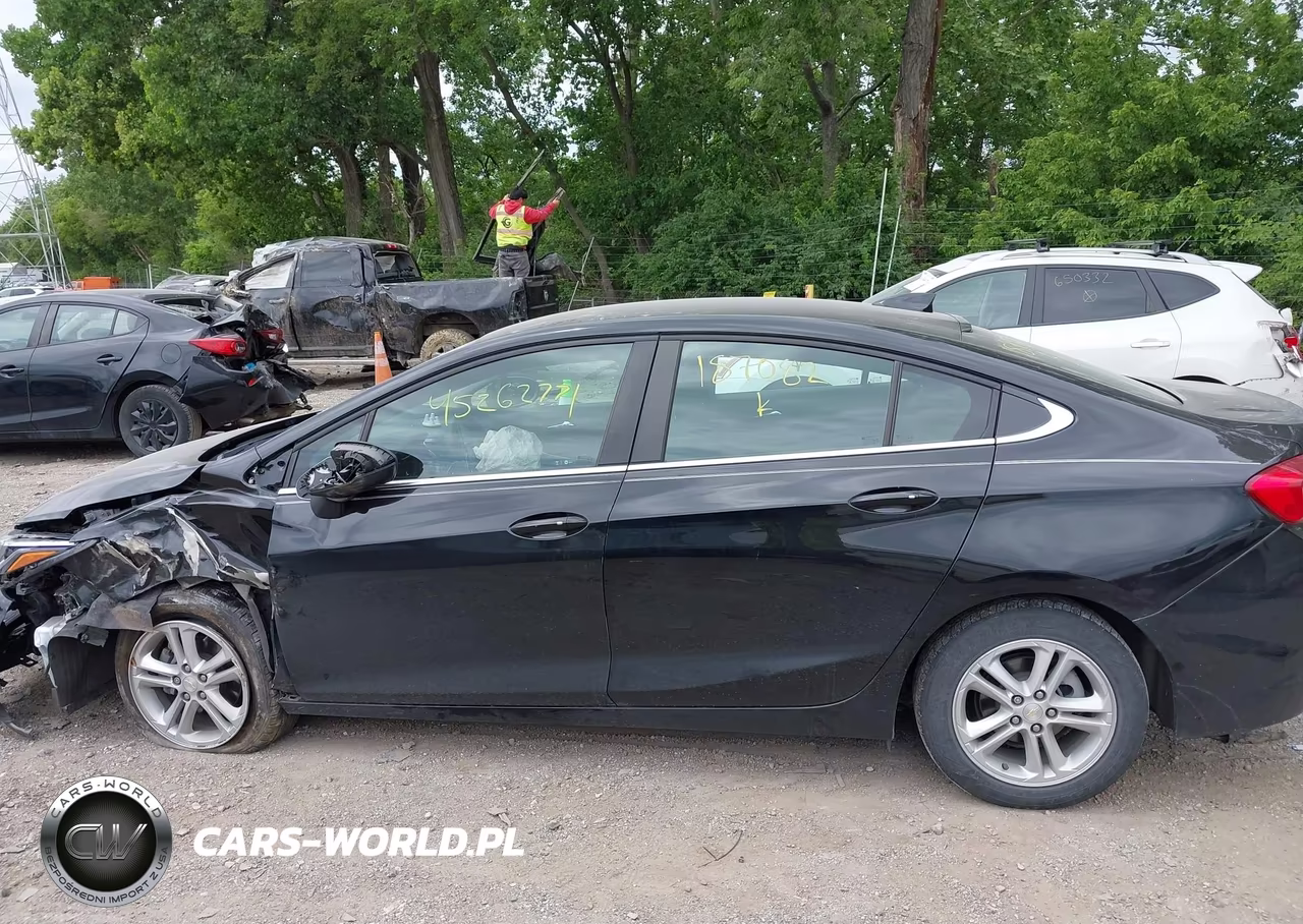 2018 Chevrolet Cruze Lt Auto VIN:1G1BE5SM5J7187082 - 14