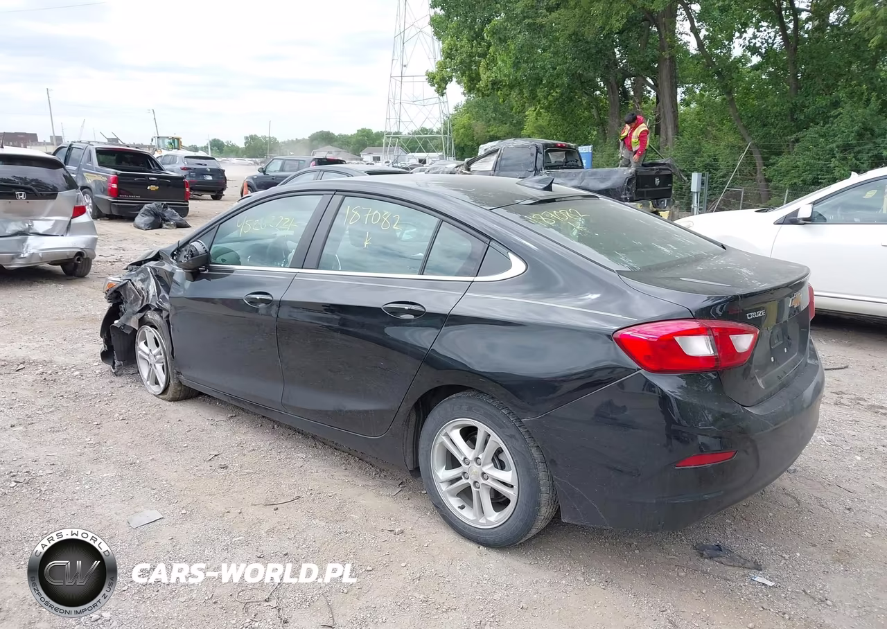 2018 Chevrolet Cruze Lt Auto VIN:1G1BE5SM5J7187082 - 3