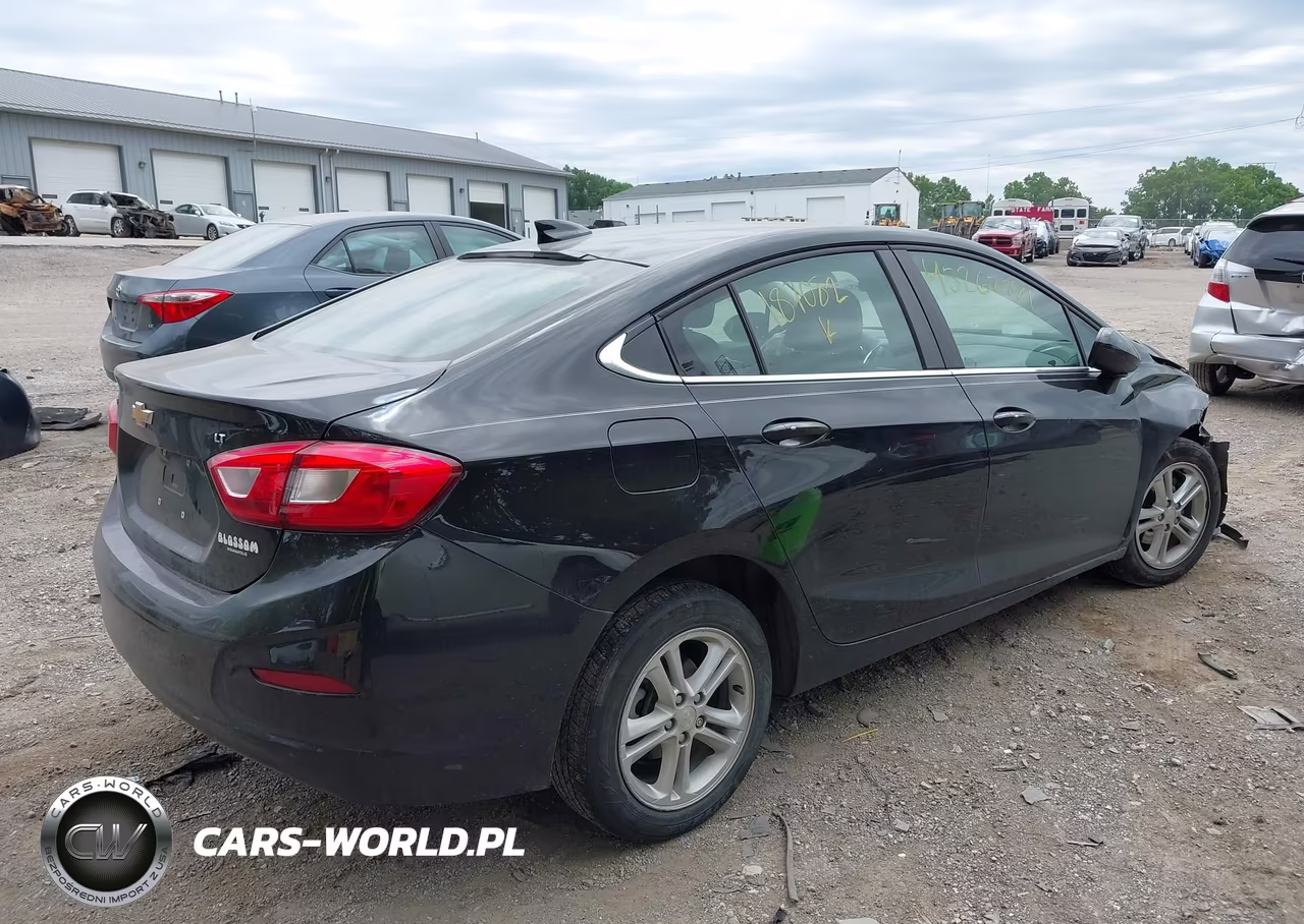 2018 Chevrolet Cruze Lt Auto VIN:1G1BE5SM5J7187082 - 4