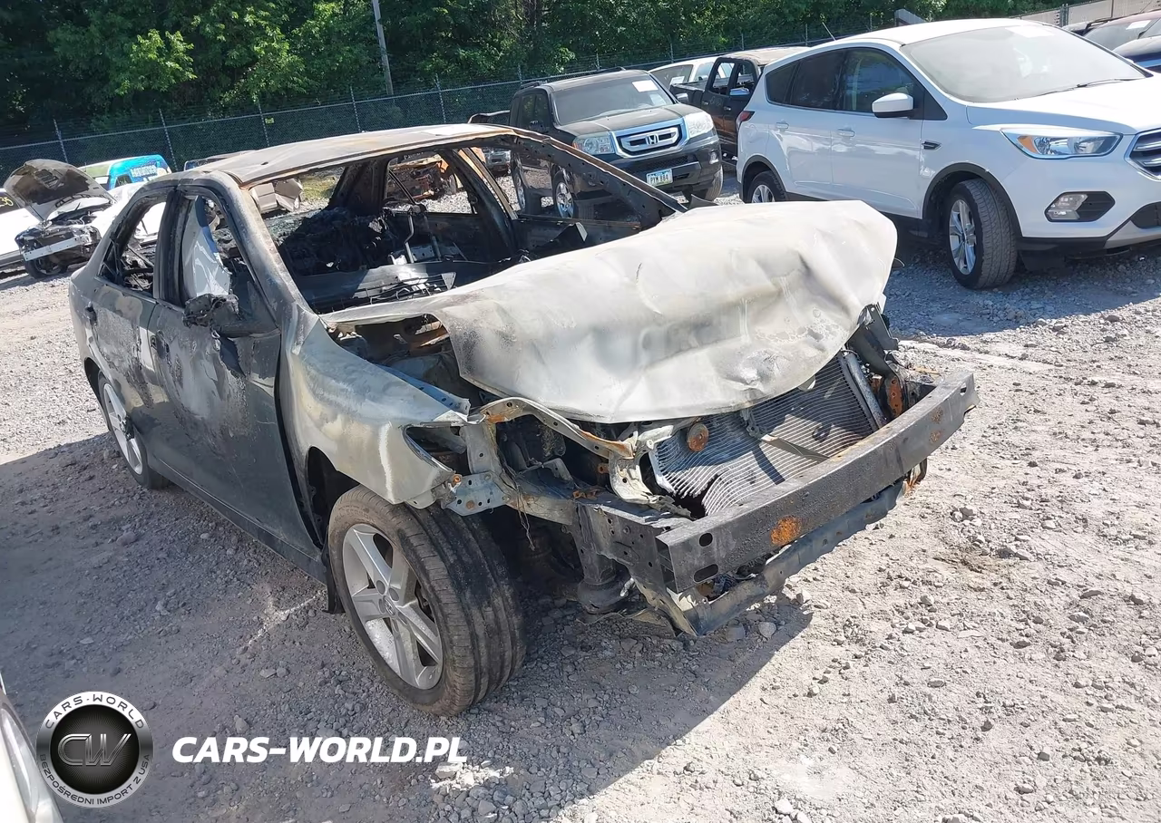 2014 Toyota Camry Se – zdjęcie 1 z 15