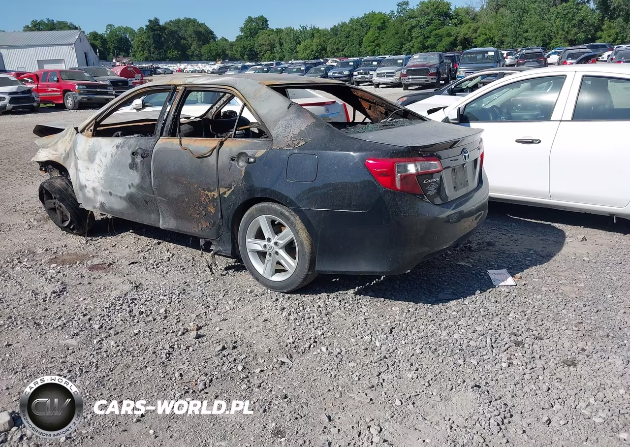 2014 Toyota Camry Se VIN:4T1BF1FK1EU317867 - 3