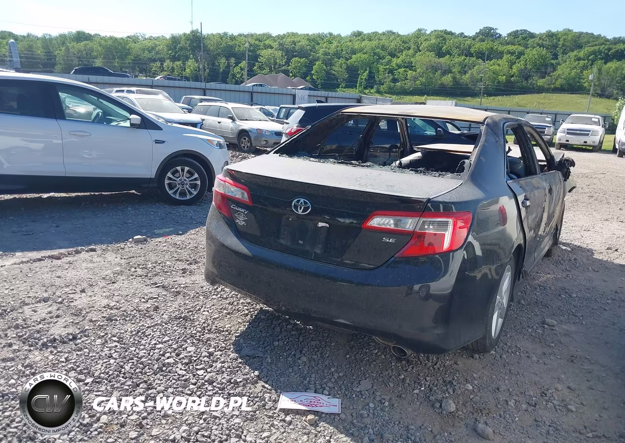 2014 Toyota Camry Se VIN:4T1BF1FK1EU317867 - 4