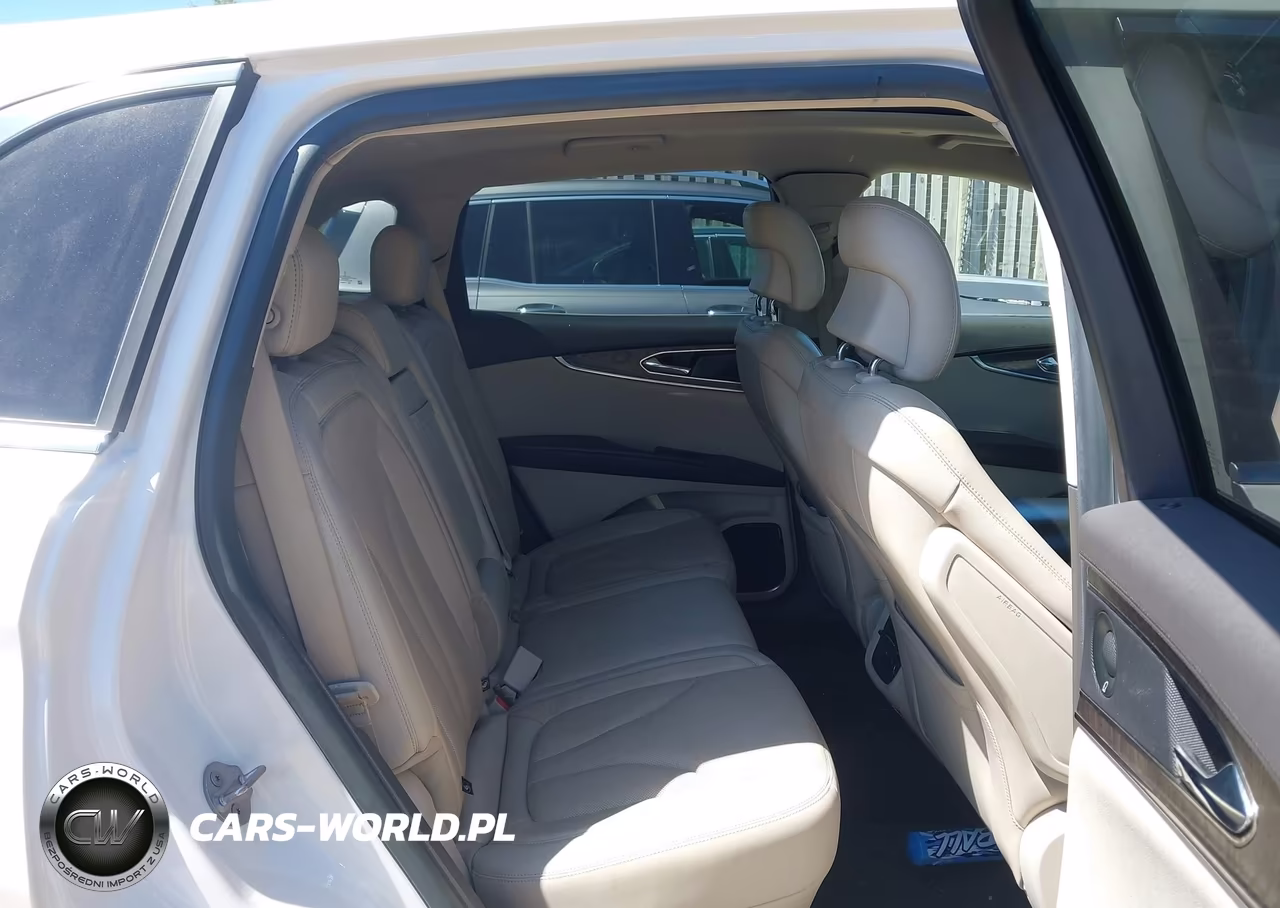 2019 Lincoln Nautilus Reserve VIN:2LMPJ8L99KBL58123 - 8