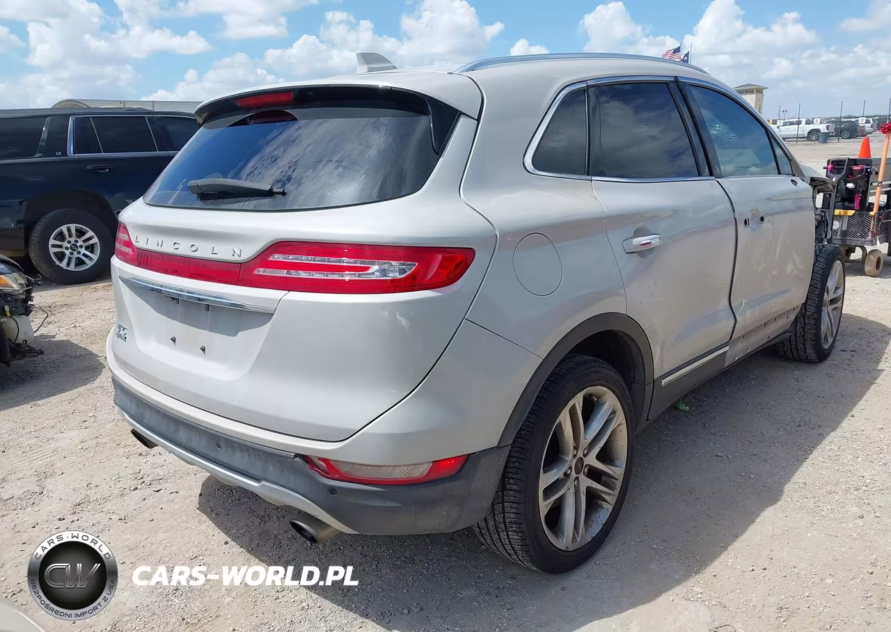 2019 Lincoln Mkc Reserve VIN:5LMCJ3D97KUL02717 - 4