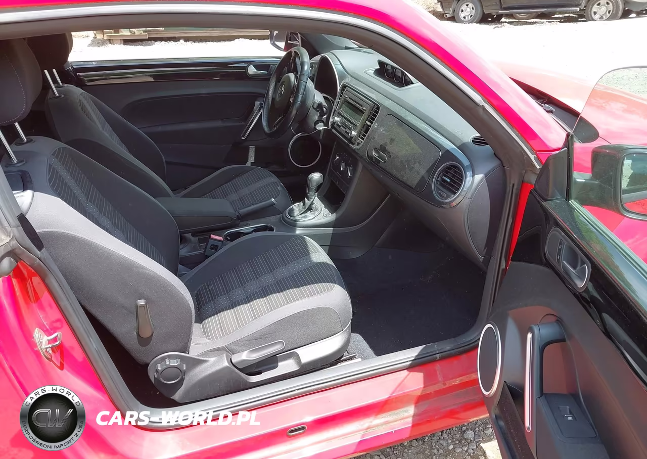 2014 Volkswagen Beetle 2.0T R-Line VIN:3VWVT7AT2EM613981 - 5