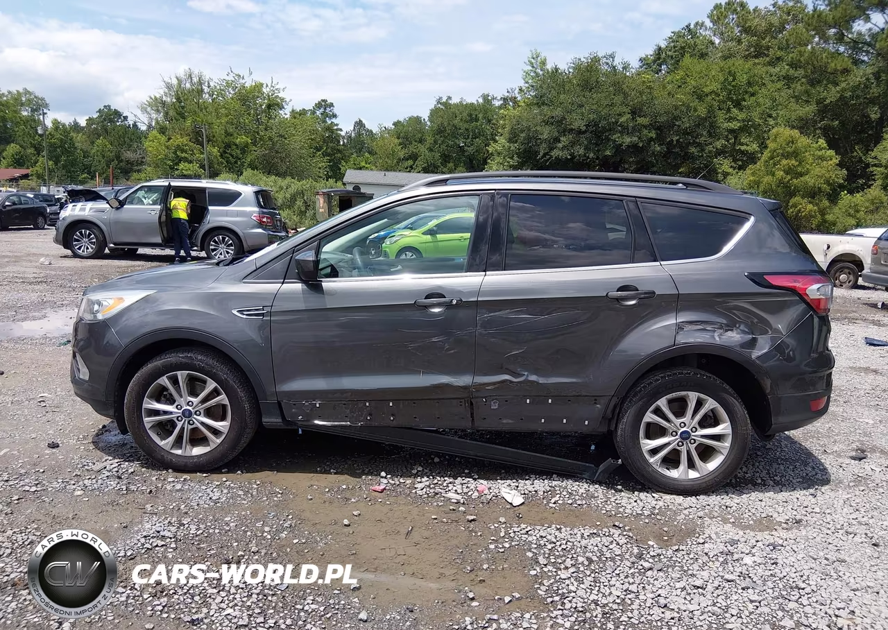 2017 Ford Escape Se VIN:1FMCU9GD6HUB95665 - 14