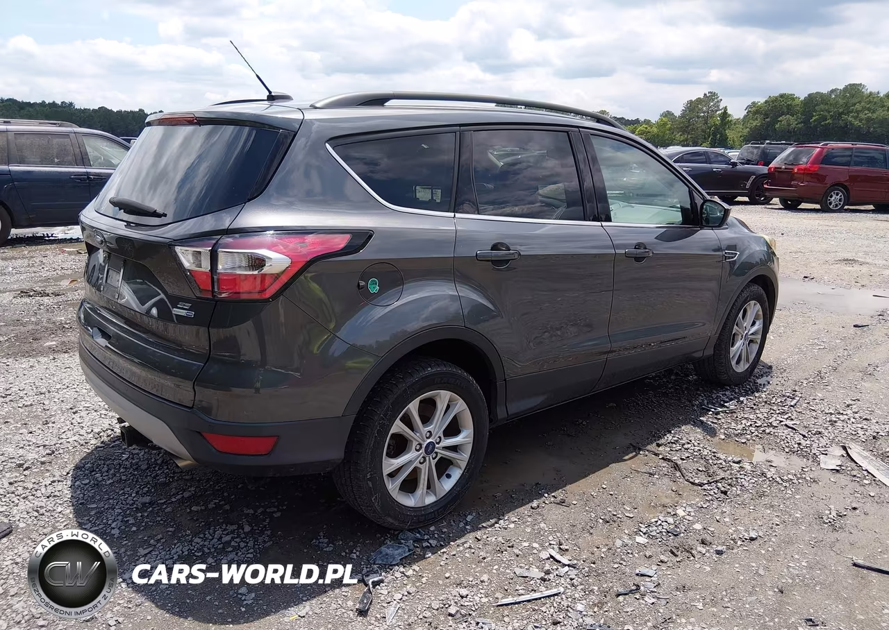 2017 Ford Escape Se VIN:1FMCU9GD6HUB95665 - 4