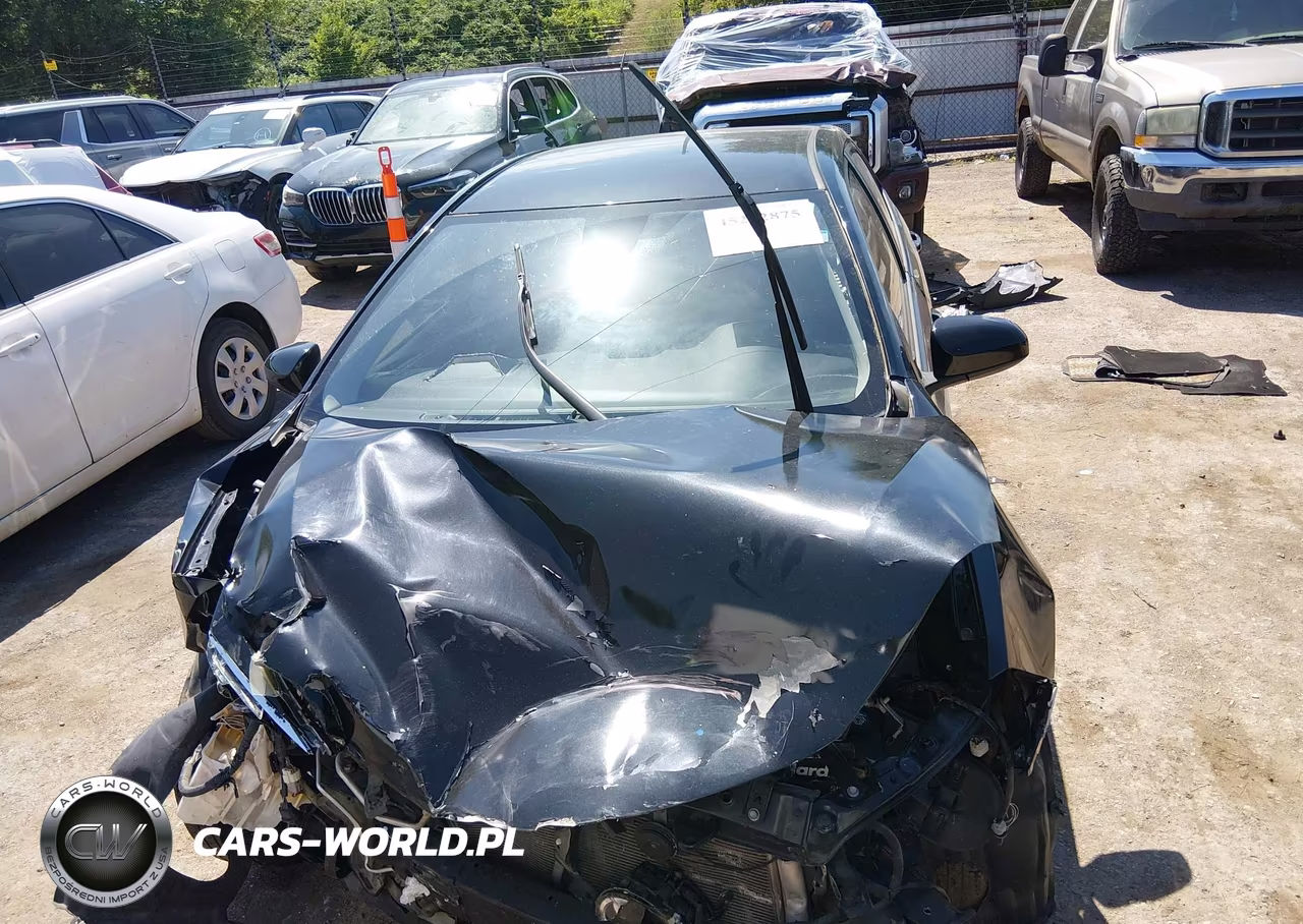 2018 Toyota Corolla Le VIN:5YFBURHE8JP821839 - 13