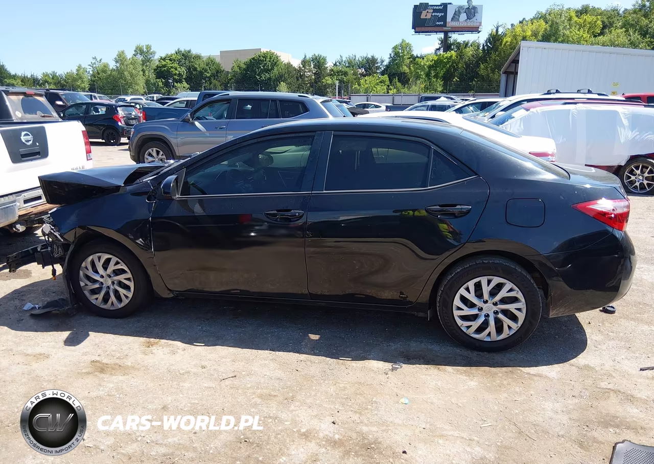 2018 Toyota Corolla Le VIN:5YFBURHE8JP821839 - 15