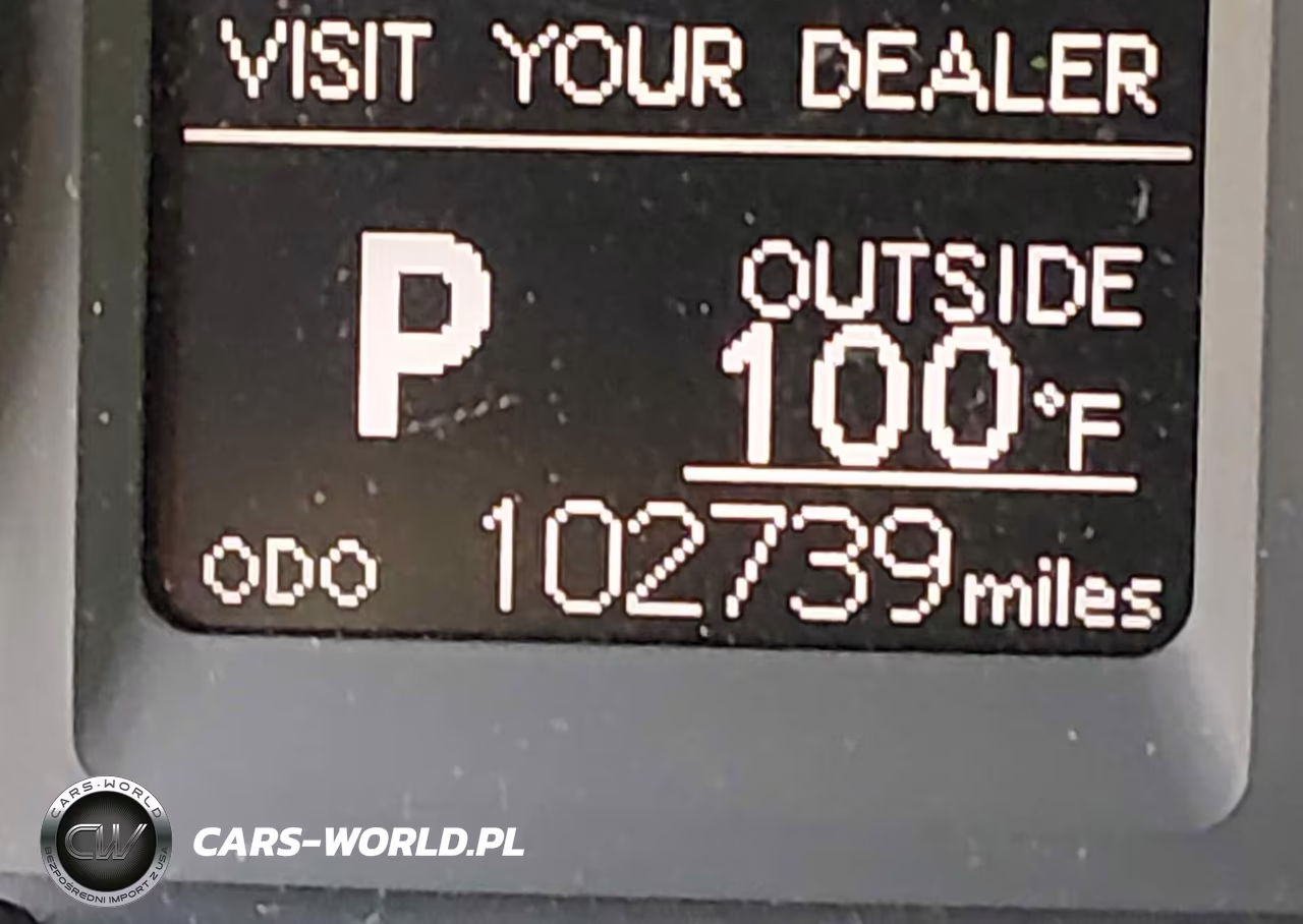 2018 Toyota Corolla Le VIN:5YFBURHE8JP821839 - 16