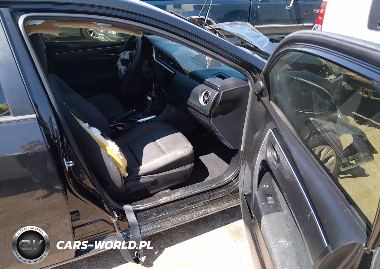 2018 Toyota Corolla Le VIN:5YFBURHE8JP821839 - 5