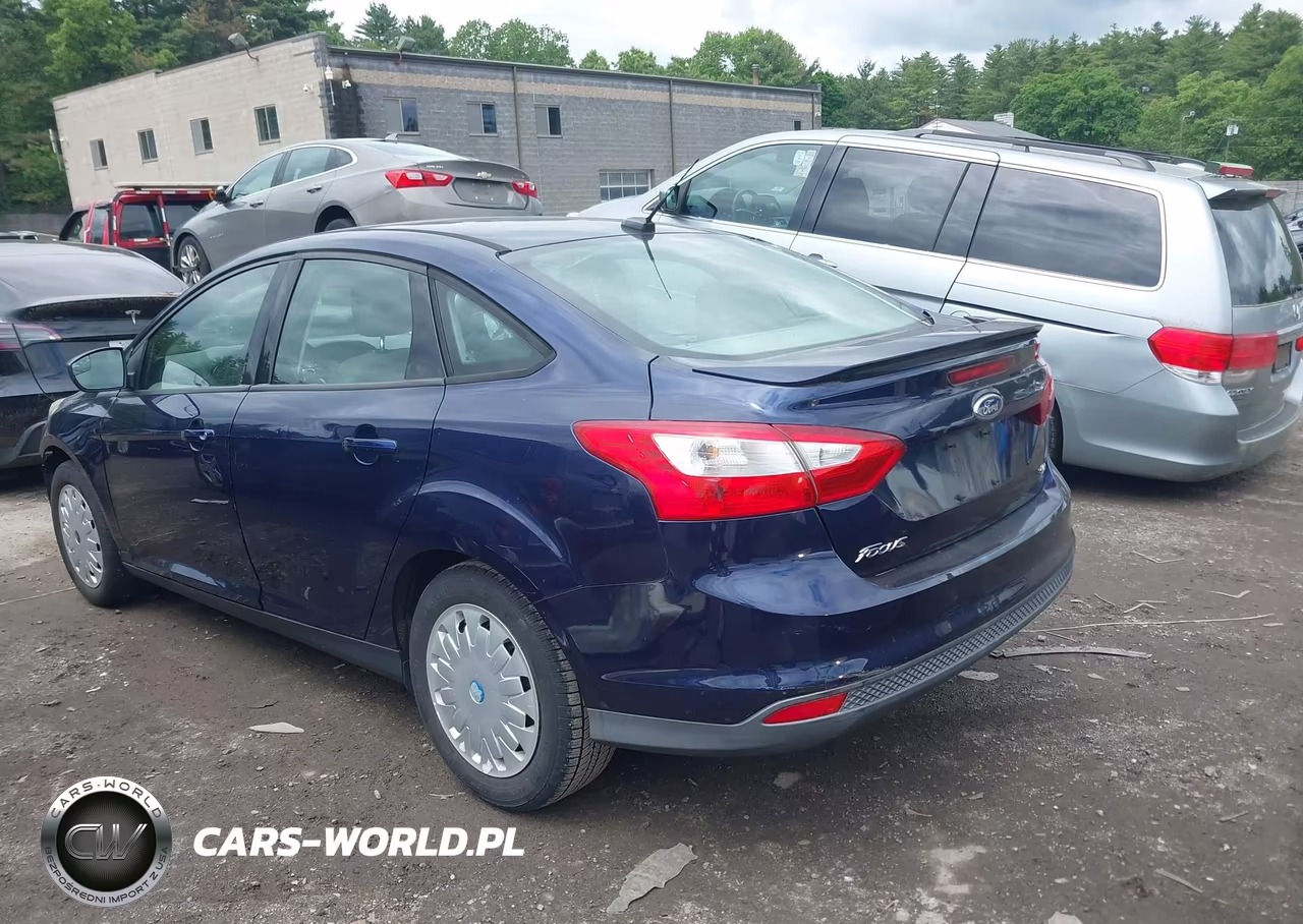 2012 Ford Focus Se VIN:1FAHP3F2XCL124407 - 3