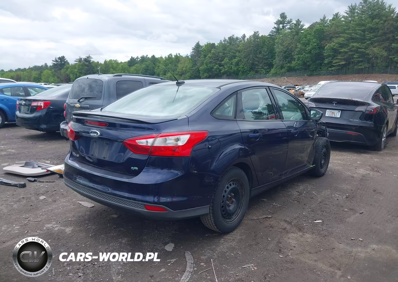 2012 Ford Focus Se VIN:1FAHP3F2XCL124407 - 4