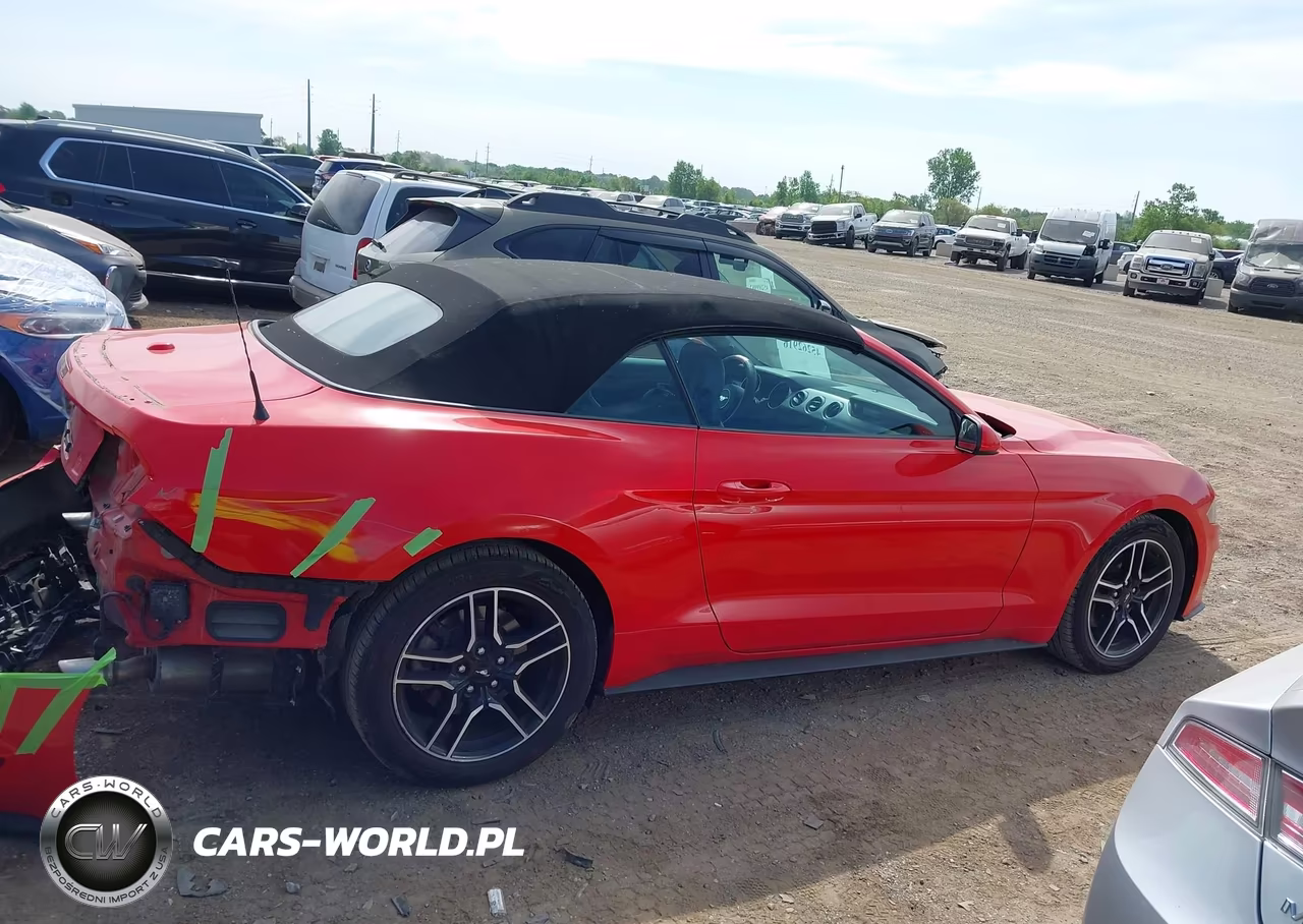 2022 Ford Mustang Ecoboost Premium VIN:1FATP8UH9N5102579 - 13