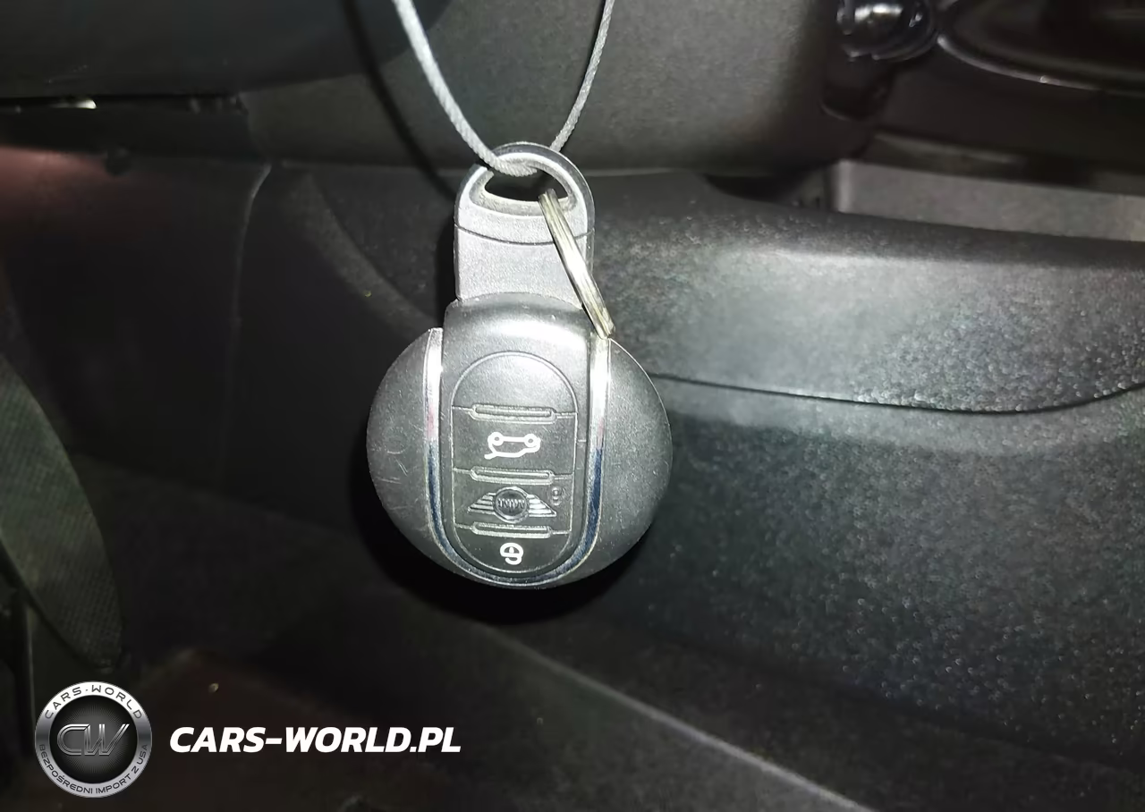 MINI COOPER S C VIN:WMWLN9C5XK2E51812 - 11
