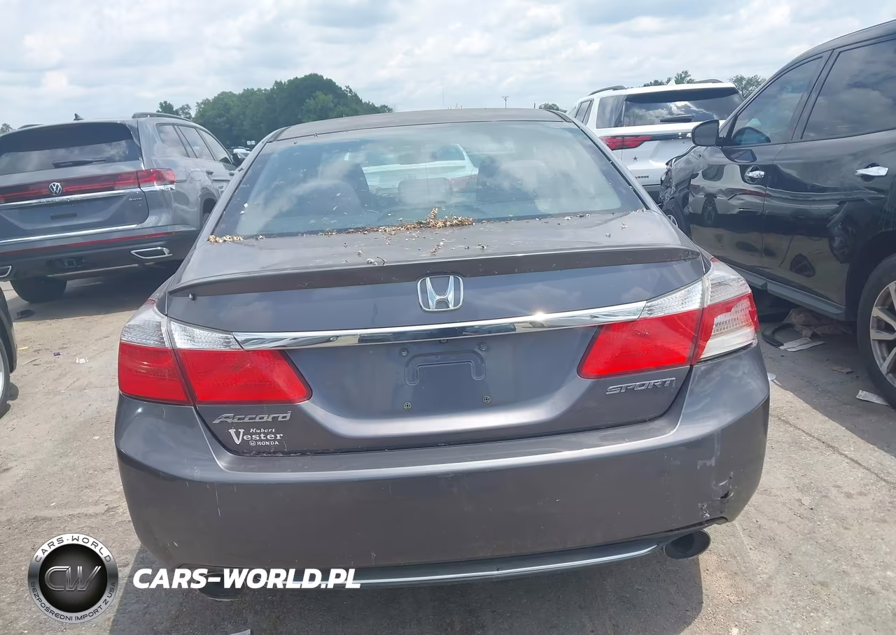 2015 Honda Accord Sport VIN:1HGCR2F58FA204275 - 17