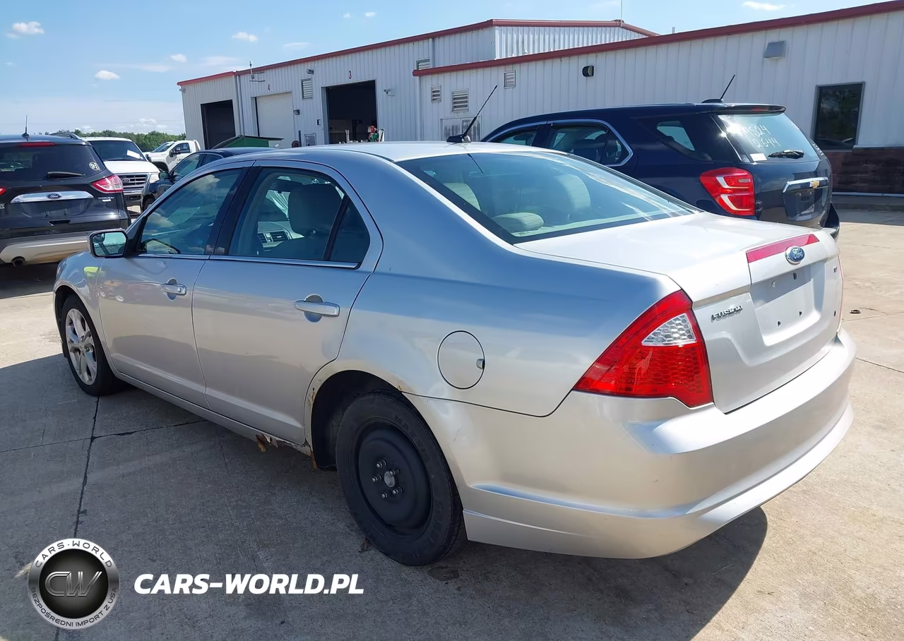 2012 Ford Fusion Se VIN:3FAHP0HA7CR261518 - 3
