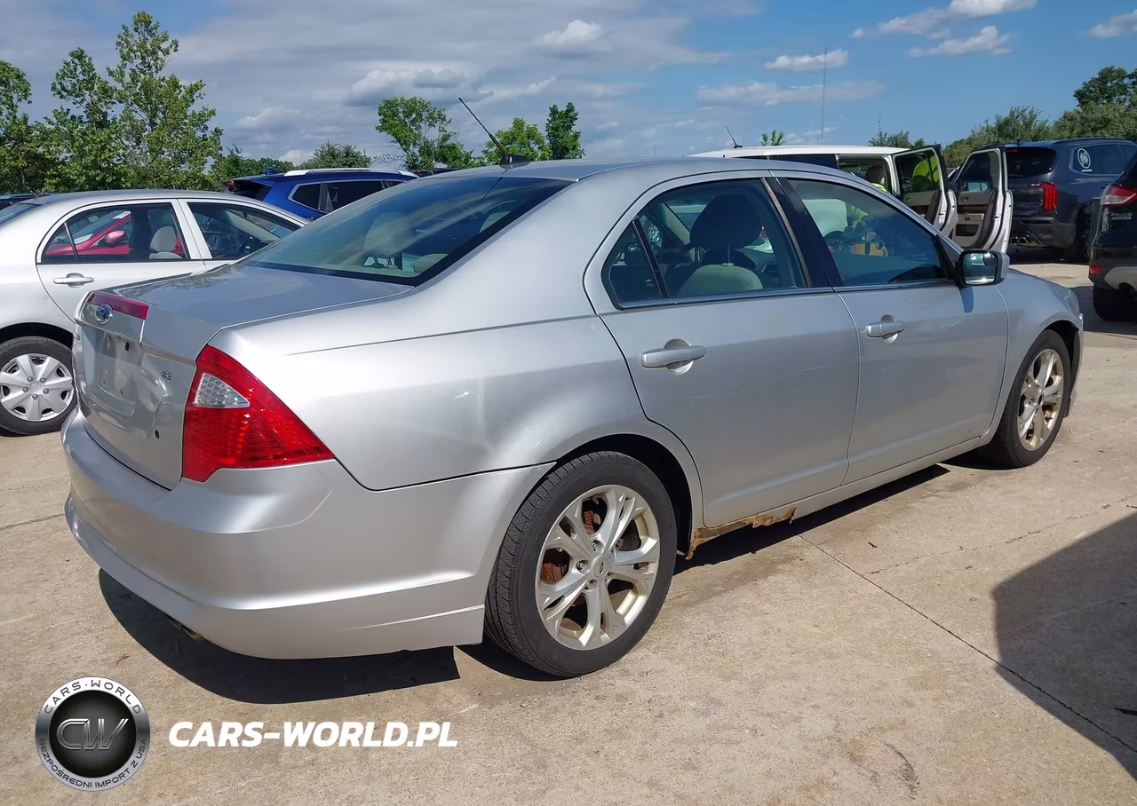 2012 Ford Fusion Se VIN:3FAHP0HA7CR261518 - 4