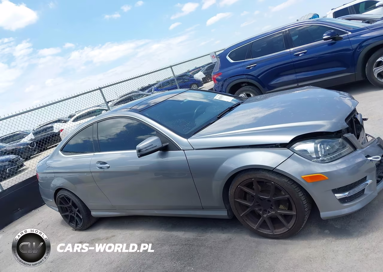2014 Mercedes-Benz C 350 Sport VIN:WDDGJ5HB4EG185060 - 14