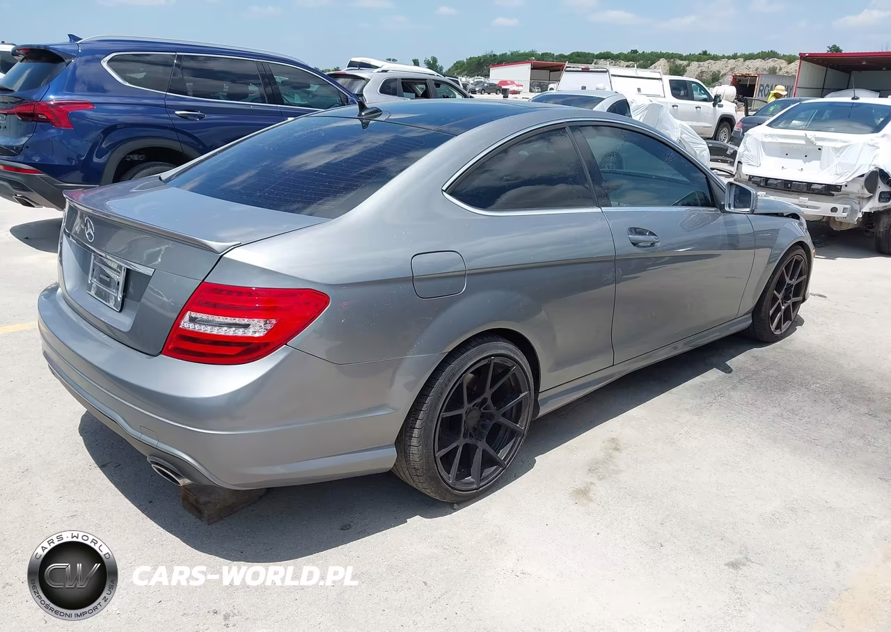 2014 Mercedes-Benz C 350 Sport VIN:WDDGJ5HB4EG185060 - 4
