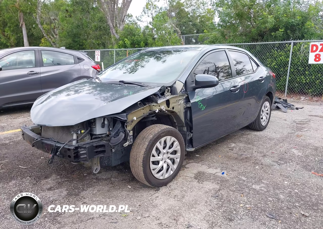 2018 Toyota Corolla Le VIN:5YFBURHE7JP834307 - 2