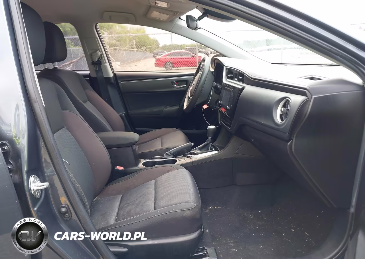 2018 Toyota Corolla Le VIN:5YFBURHE7JP834307 - 5