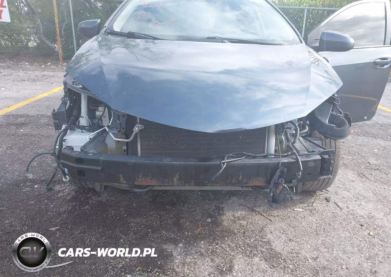 2018 Toyota Corolla Le VIN:5YFBURHE7JP834307 - 6